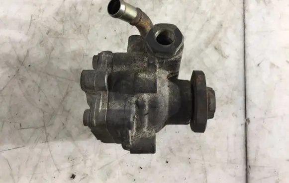 Volkswagen II LT Power steering pump 200422155