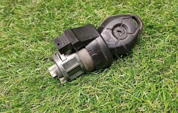 BMW X5 E53 Ignition lock 8379345 61358379345