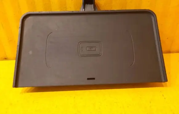 BMW 5 G30 G31 G38 Wireless charging module 8782146