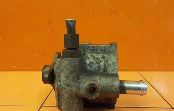 Renault Koleos I Power steering pump 12MB34