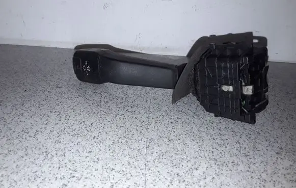BMW 5 E39 Indicator stalk 8352172