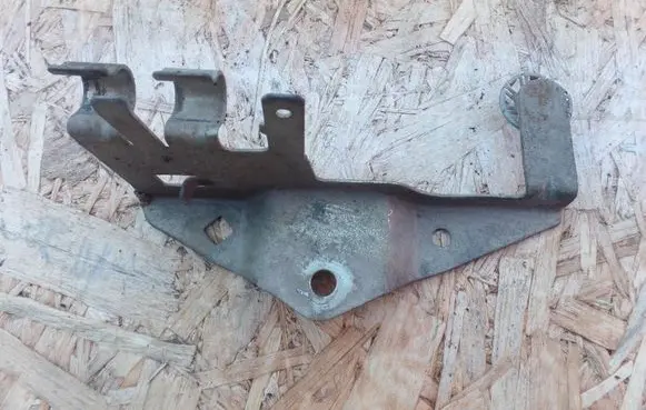 Opel Corsa D Handbrake interior bracket 55704001 1322750 55704002