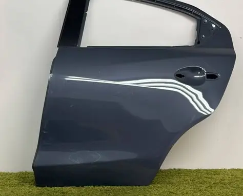 Mazda 2 Rear door D09l73010