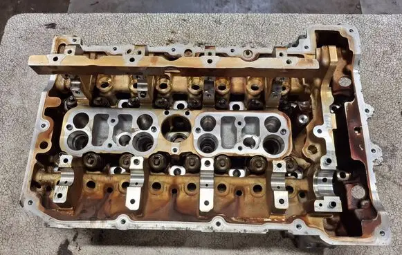 BMW X3 F25 Engine head 7647825 764783501 29800481170218