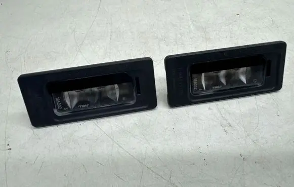 Volkswagen PASSAT B7 Number plate light 185001