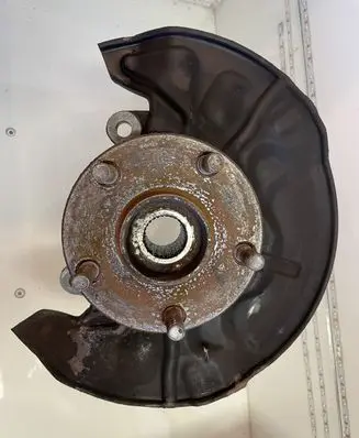 Toyota Avensis T250 Front wheel hub