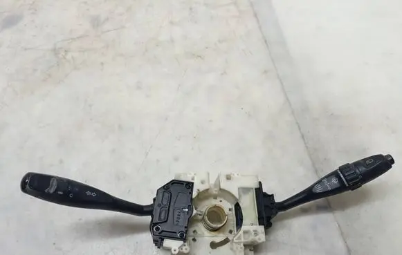 Wiper turn signal indicator stalk/switch