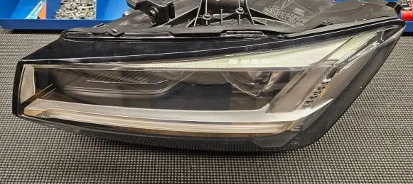 Audi Q2 - Headlight/headlamp