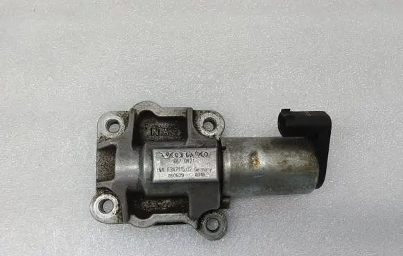 Volvo XC70 Camshaft vanos timing valve 8670421 060629 F34711502
