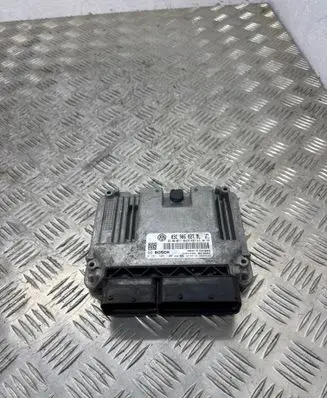 Volkswagen Tiguan Engine control unit/module 03C906027BL 0261S06100 03C906027F