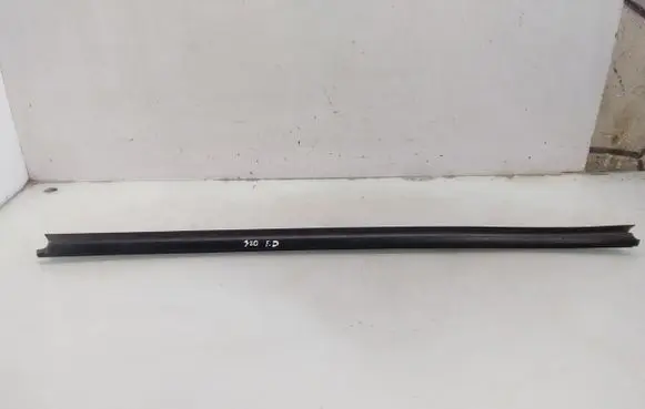 Citroen Berlingo Rubber seal front coupe door window 