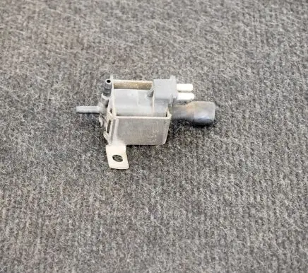 Mercedes-Benz SL R129 Turbo solenoid valve 72107100 A0015407097