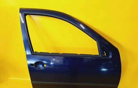 Volkswagen Golf IV Front door