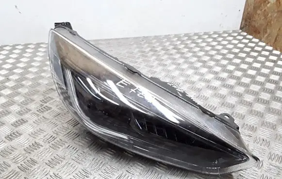 Ford Focus Headlight/headlamp