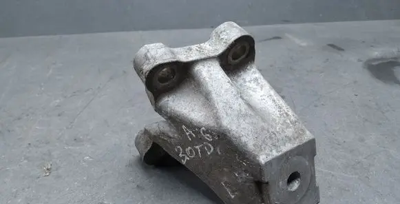 Audi A6 S6 C6 4F Engine mounting bracket 4F0199307AA