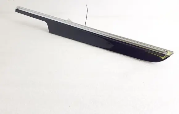 Porsche Macan (95B) Front door trim bar 95B867410D