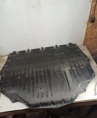 Skoda Fabia Mk1 (6Y) Engine splash shield/under tray 6Q0825237P 6Q0825237