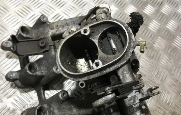 Volkswagen Golf II Throttle valve 185030063b