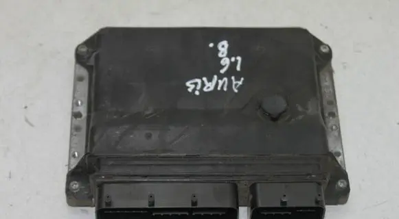 Toyota Auris 150 Engine control unit/module 8966102W60