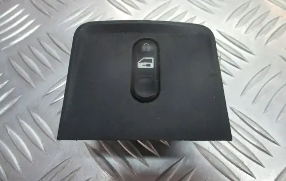 Nissan Primera Central locking switch button 