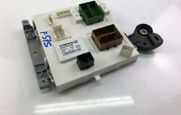 Volvo V60 Other control units/modules 32233459AB F575
