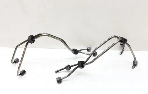 Volvo V70 Fuel injector supply line/pipe 