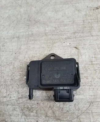Volkswagen Golf III Air pressure sensor 3A0906051 0261230008