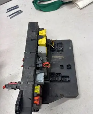 Mercedes-Benz Sprinter W906 Fuse module A9069006303 A9069024301 A9069017501