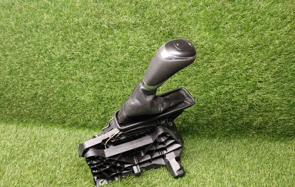 Chevrolet Cruze II Gear selector 13595922 884404831 84161905