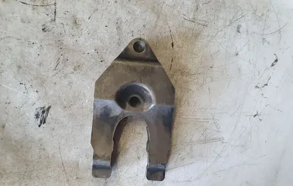 Nissan Primera Fuel Injector clamp holder NOCODE