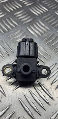 Opel Zafira A Air pressure sensor 24426679