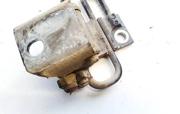 Volkswagen PASSAT B6 Rear door lower hinge 3c9833412a