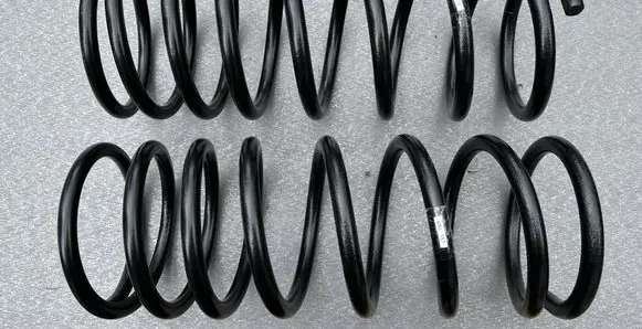 Nissan Patrol Y61 Rear coil spring 55020VB100 55020VB000