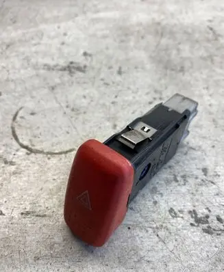 Honda HR-V Hazard light switch M17479