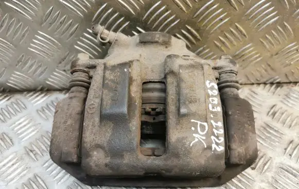 Mercedes-Benz C W203 Front brake caliper