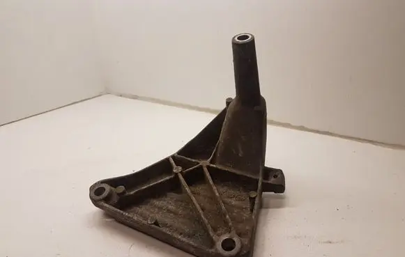 Audi A8 S8 D3 4E Engine mounting bracket 4E0199308AN