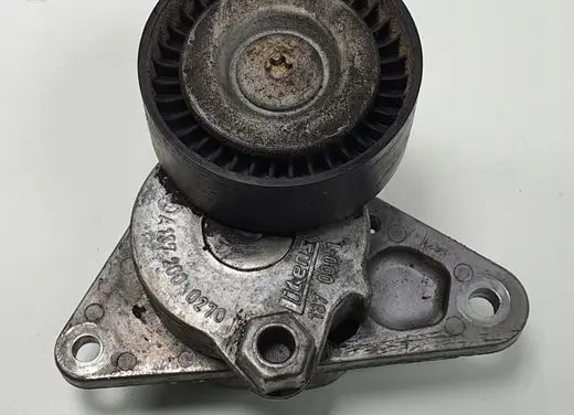 Mercedes-Benz S W221 Timing belt tensioner A137
