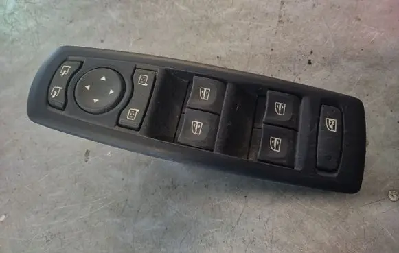 Renault Laguna III Electric window control switch 809610006R