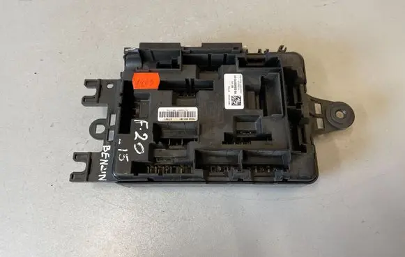 BMW 1 F20 F21 Fuse module 938907001