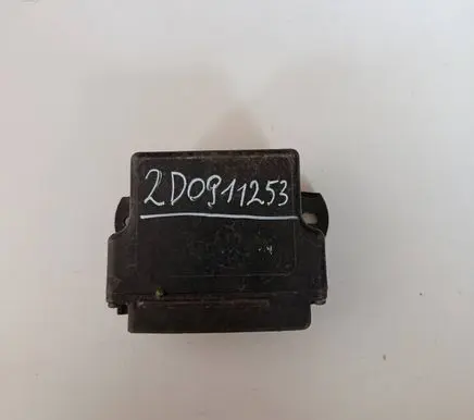 Volkswagen II LT Glow plug pre-heat relay 2D0911253