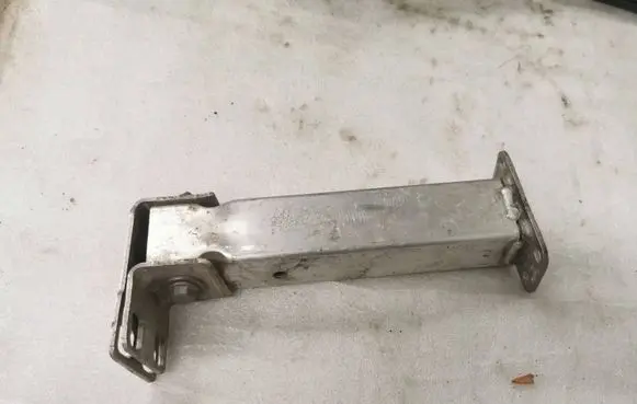 Audi Q7 4M Rear seat rail trim cover 4M0882087A
