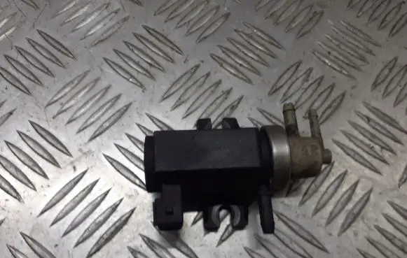Volkswagen PASSAT B5 Turbo solenoid valve