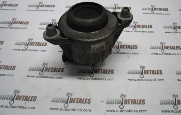Mercedes-Benz E W212 Engine mount bracket A2042400117
