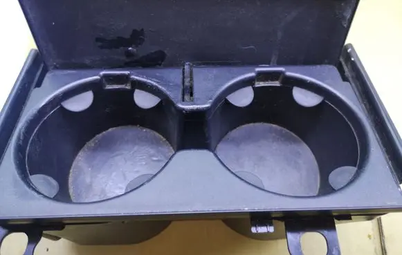 Cup holder front