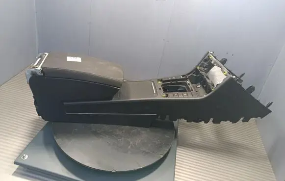 Volkswagen PASSAT CC Center console 