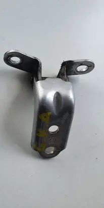 Hyundai ix35 Rear door lower hinge