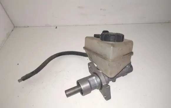Master brake cylinder