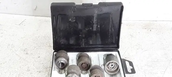 Subaru Legacy Nuts/bolts 