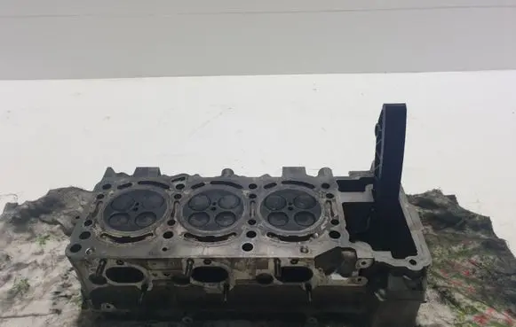 Mercedes-Benz C W204 Engine head A6420106720 R6420163901