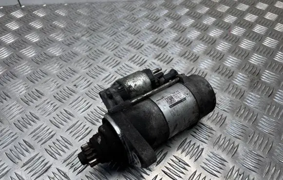 Volkswagen Golf VII Starter motor 02Z911024B